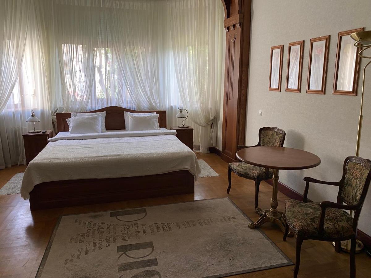 Hotel Kert Free Parking Riga Luaran gambar